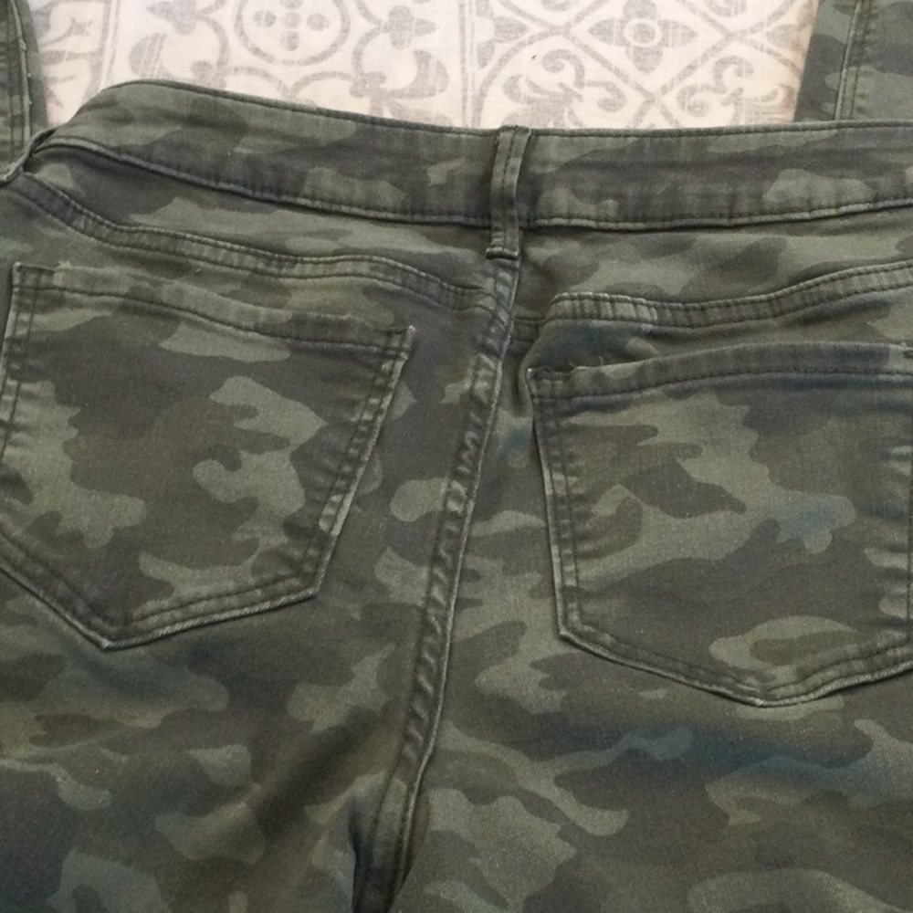 Old Navy Rock Star super skinny camouflage jeans size 4 - Picture 5 of 9